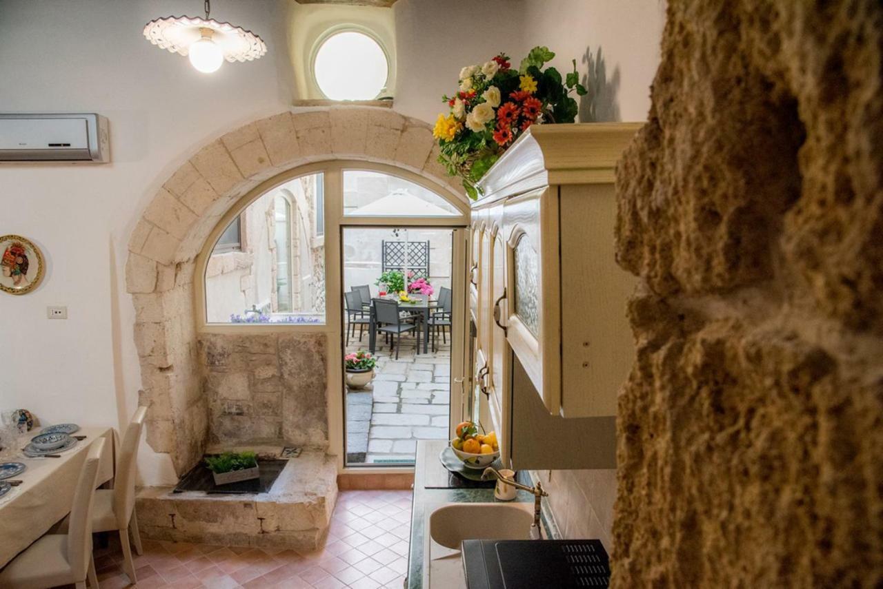 Ortigia Ancient House Apartment Syracuse ภายนอก รูปภาพ