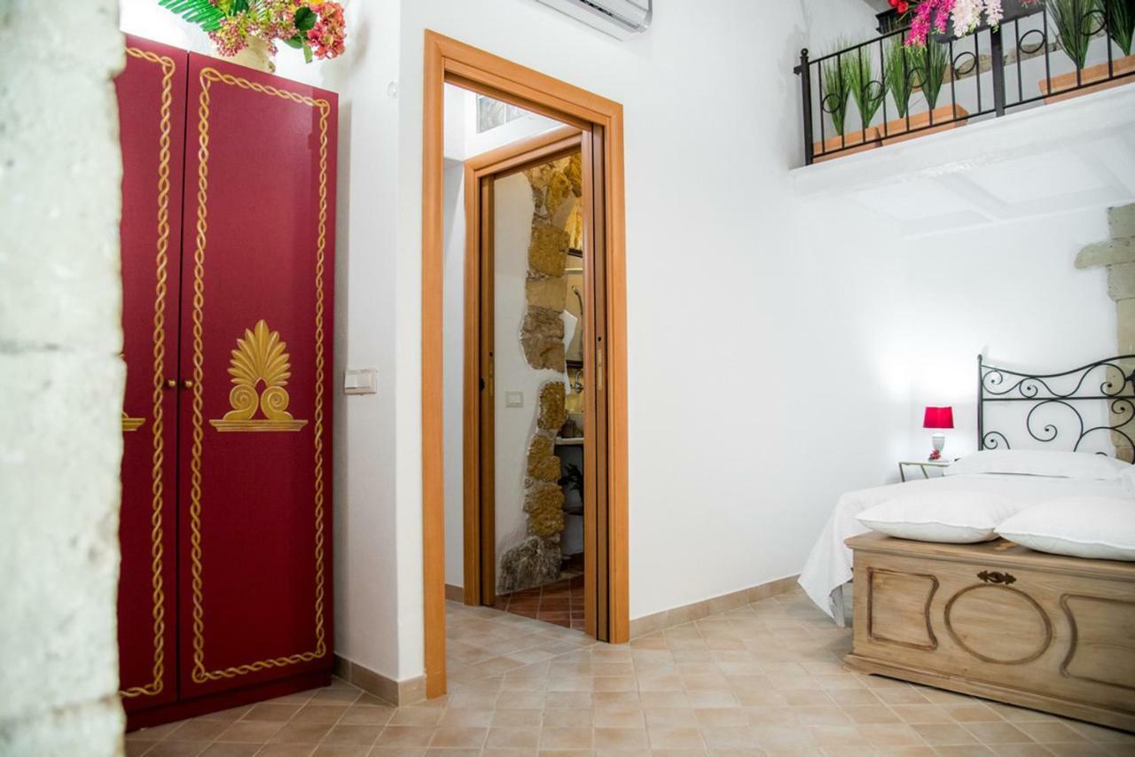Ortigia Ancient House Apartment Syracuse ภายนอก รูปภาพ